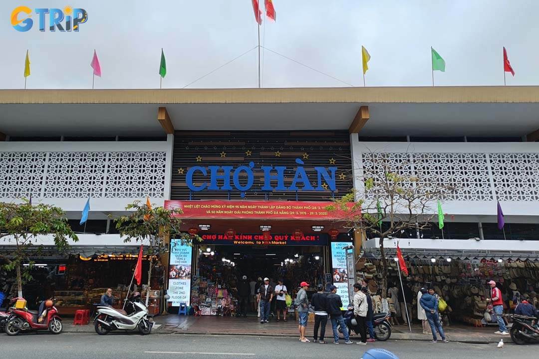 Bargaining is expected for non-food items, so negotiate politely with a smile, while food prices are usually fixed