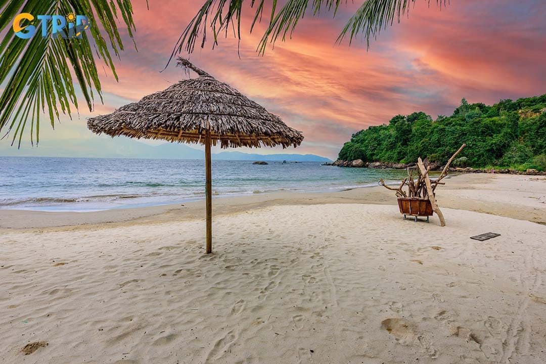 Beautiful Tien Sa Beach is perfect for swimming and relaxing