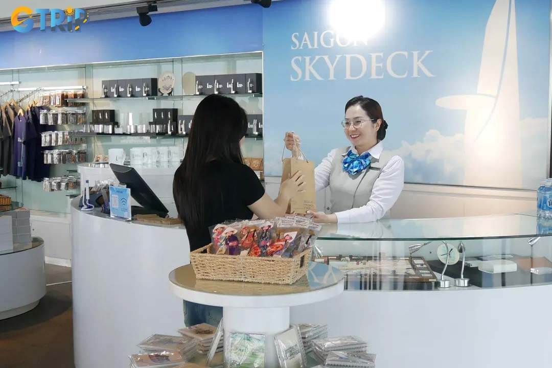 Before you leave, explore the souvenir shop on the 49th floor, offering a curated selection of quality local products and Bitexco-themed keepsakes