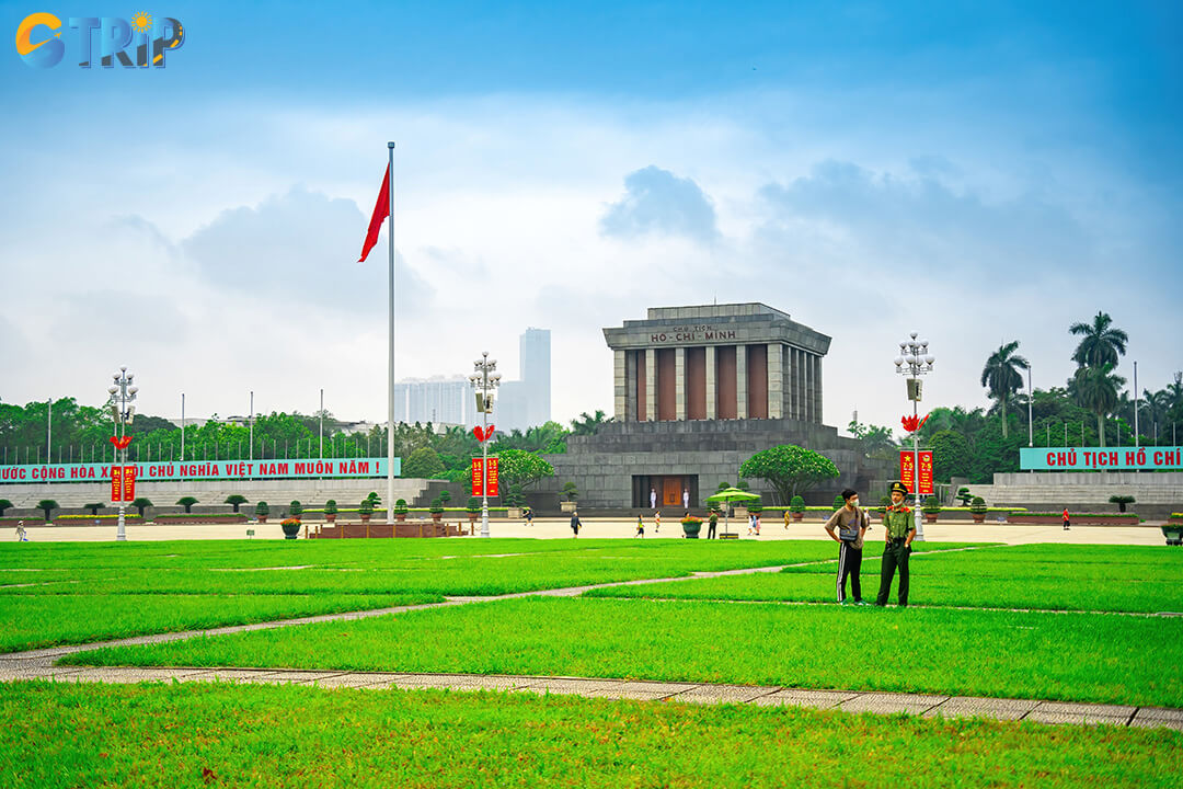 Begin your Hanoi journey like a local with a traditional breakfast, then dive into the city’s rich history at Ba Dinh Square and nearby landmarks