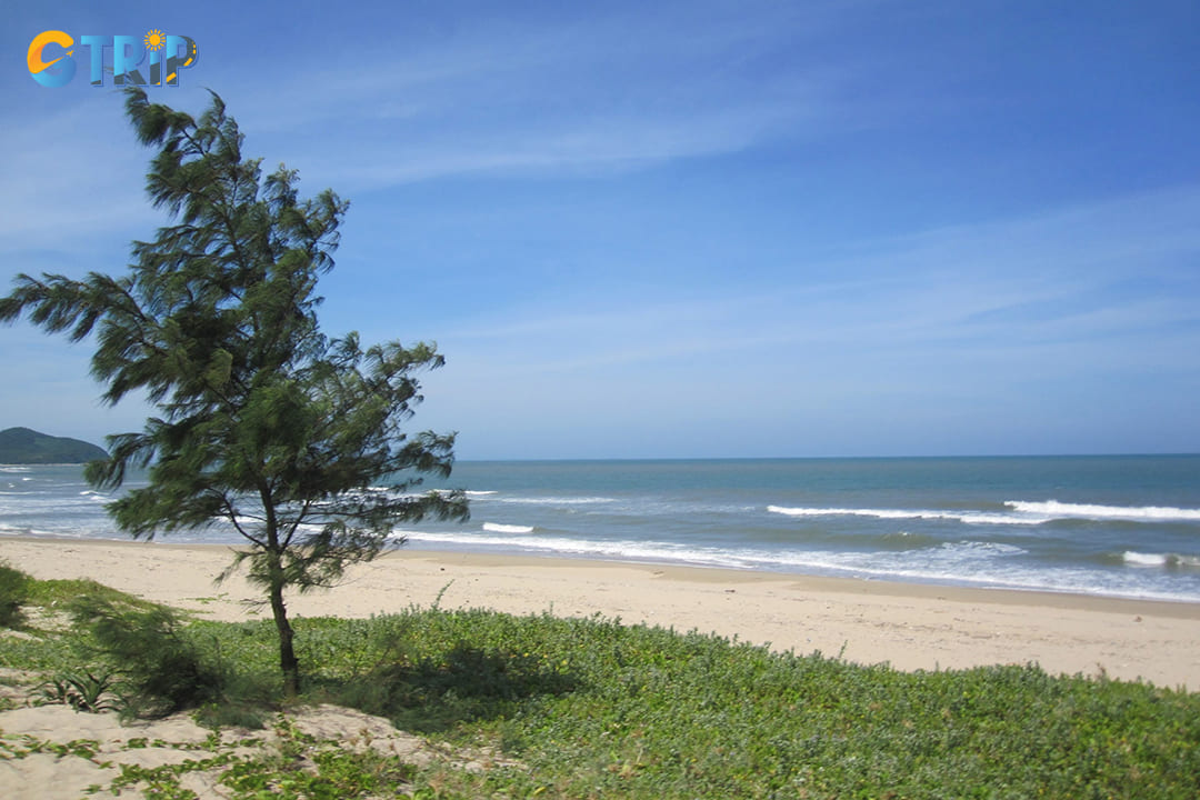 The best time to visit the beach is from April to June and September to November