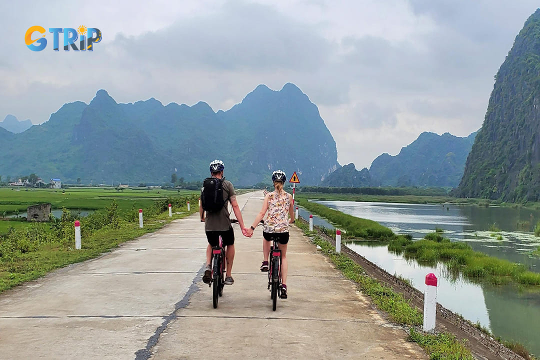 Cycling on the roads in Van Long is both a cool and sporty activity, but please ensure safety