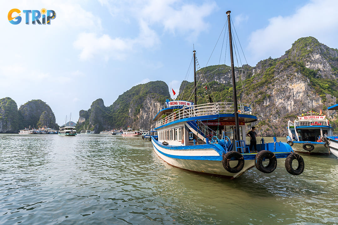 Boat to Sung Sot cave