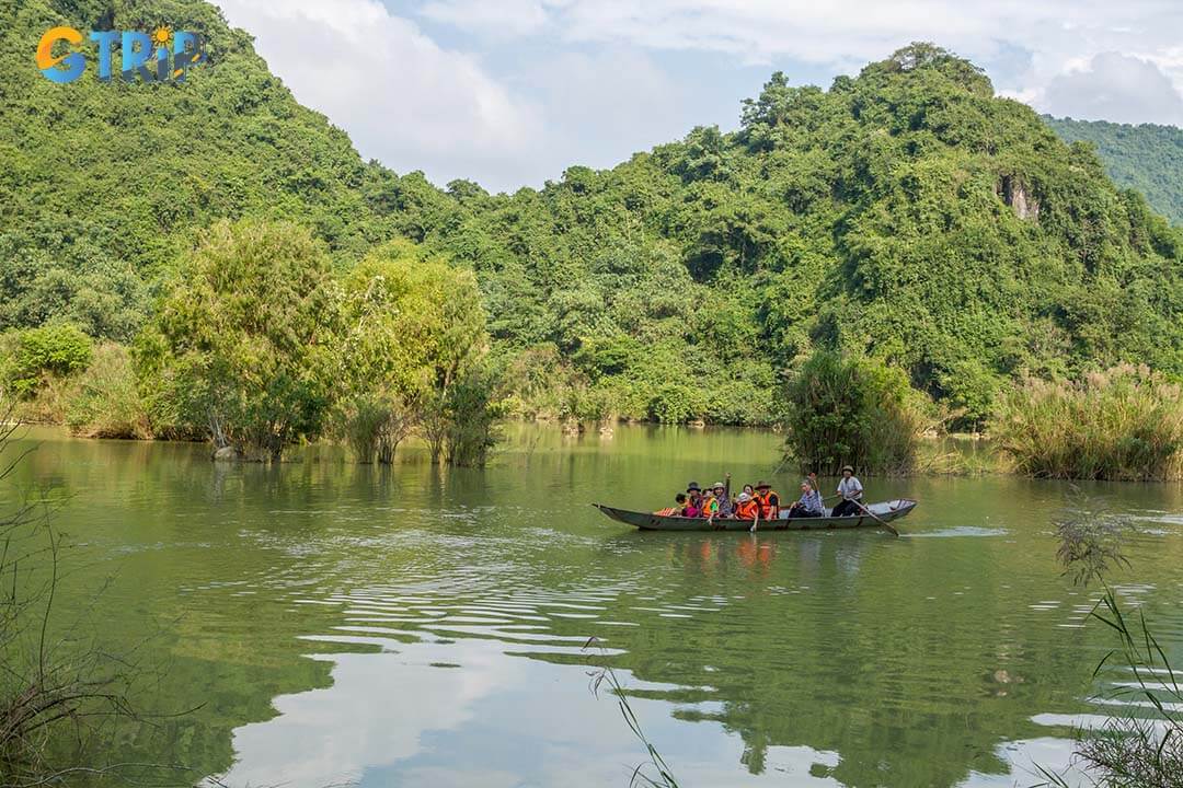 Boat trip in Thung Nham