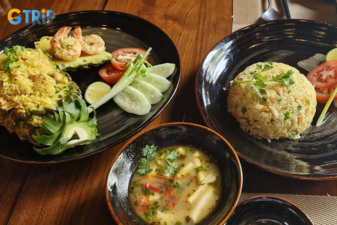 Bow Thai in Vinhomes Riverside serves comforting Thai flavors in a cozy, homey setting, making it a favorite neighborhood spot in Long Bien