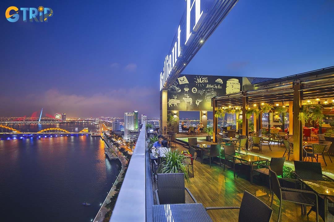 Brillian Top Bar offers a more refined nightlife experience in Da Nang, combining stylish rooftop views with a relaxed social atmosphere