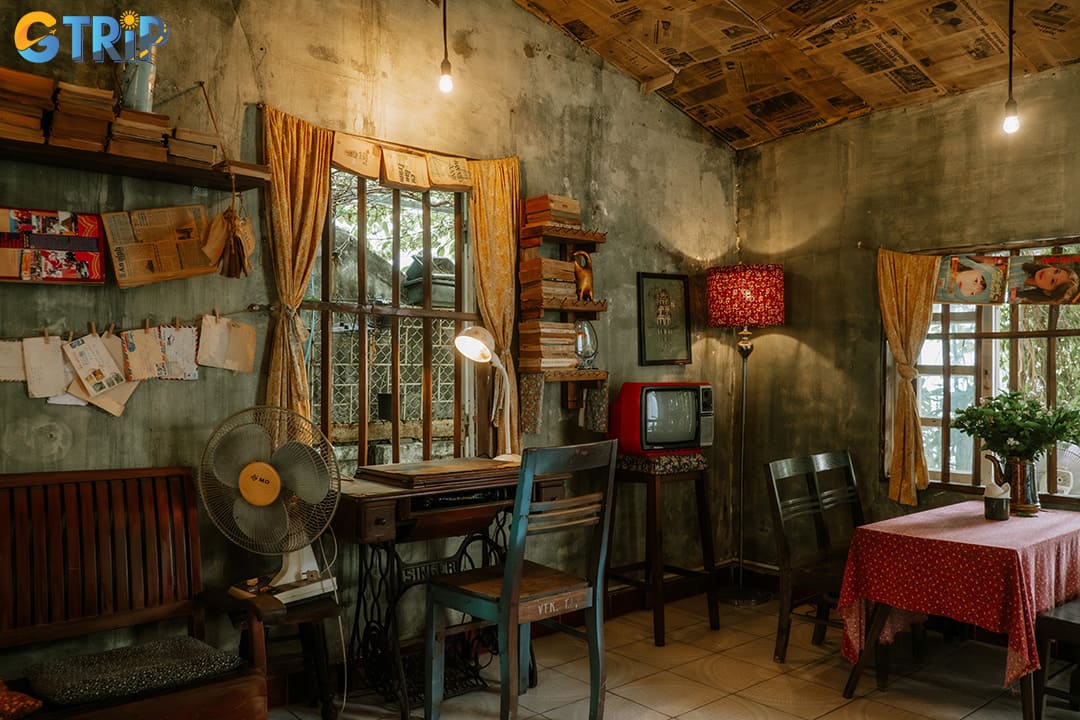 Bring home the spirit of Hanoi with evocative paintings capturing its street life, historic landmarks, and timeless charm found in vibrant art districts like Nguyen Thai Hoc