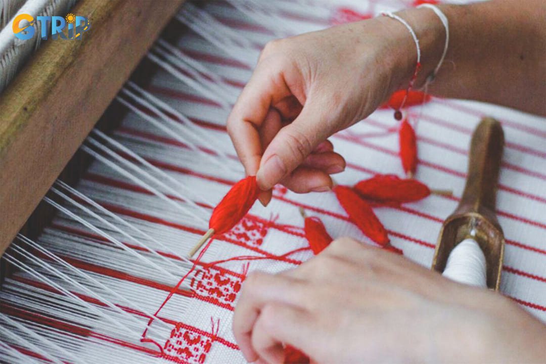 Brocade weaving is a traditional craft deeply rooted in the culture of Lac Village’s White Thai ethnic group
