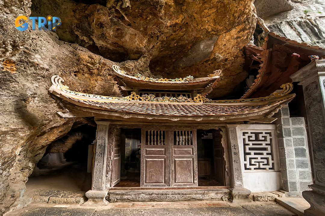 Buddhist iconography of the pagoda