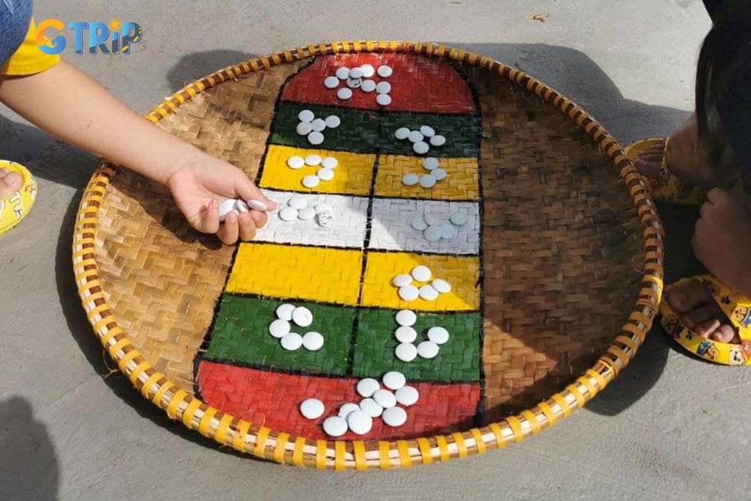 Bui Vien Walking Street combines lively nightlife with traditional Vietnamese games, offering visitors a unique cultural experience