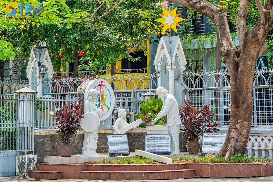 Built between 1923 and 1924 by French priest Father Louis Vallet, the cathedral is the only surviving French-era church in Da Nang