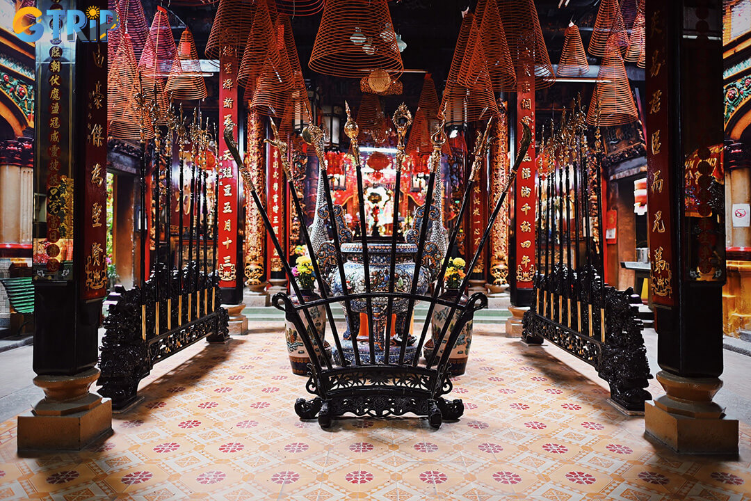 Built in 1902 by the Fujianese Minh Huong community, Phuoc An Hoi Quan Pagoda served both as a temple and a gathering place for Chinese immigrants in Saigon