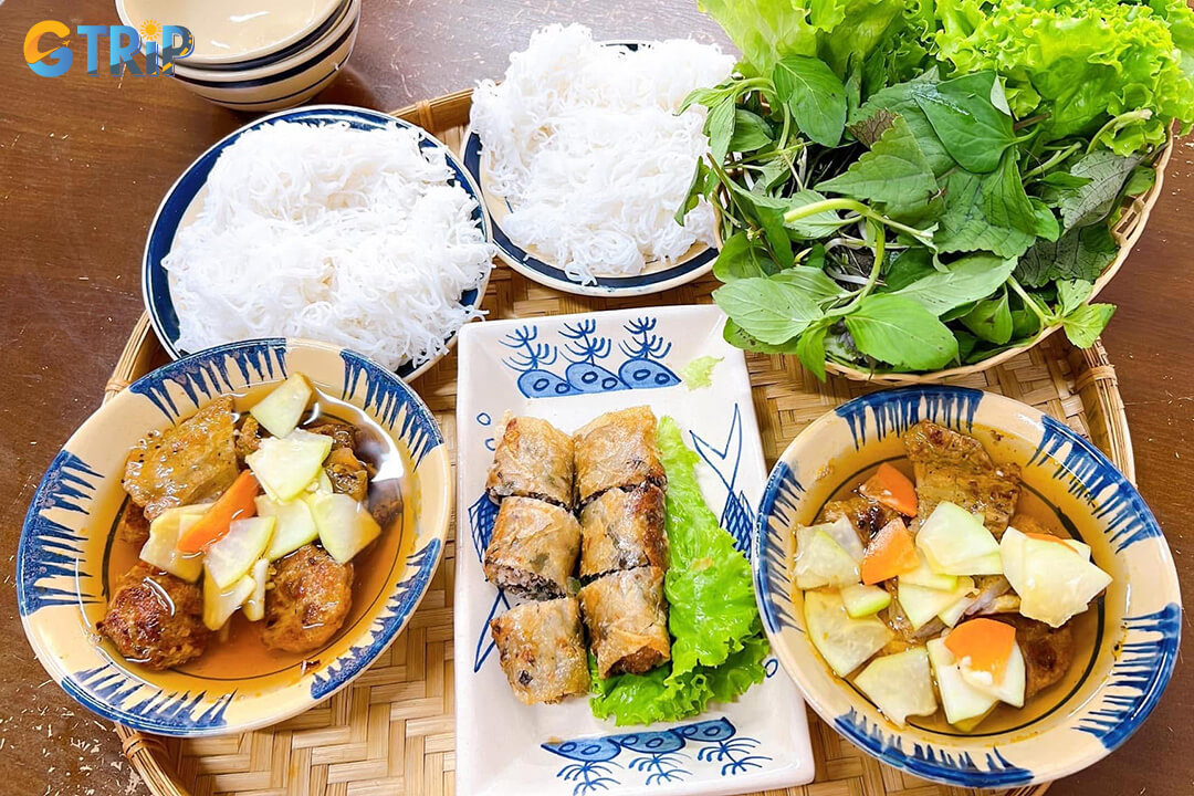Bun cha 114 Mai Hac De wins over diners with smoky grilled pork and perfectly balanced dipping sauce, making it a local favorite worth the detour from tourist hubs