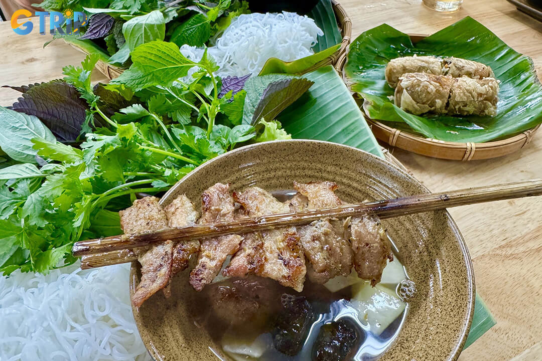 Bun cha 41 Cua Dong wins hearts with perfectly charred pork, balanced dipping sauce, and a no-frills setting that captures the essence of traditional Hanoi dining