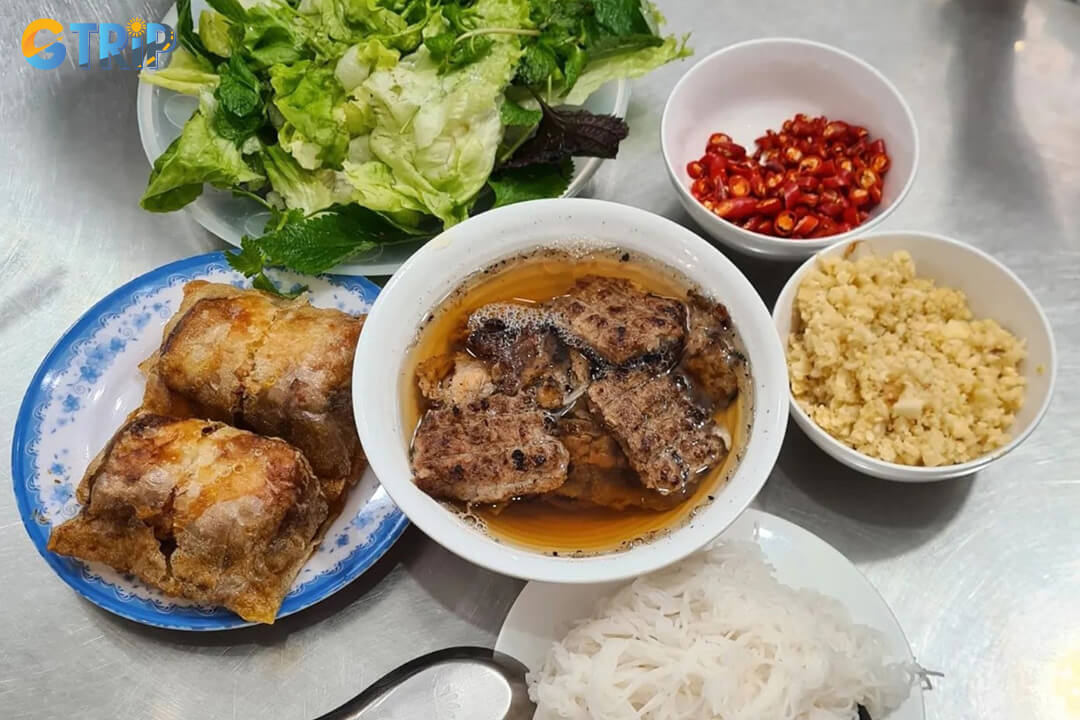 Bun cha Binh Chung impresses with smoky grilled pork, balanced dipping sauce, and a simple, authentic Hanoi vibe