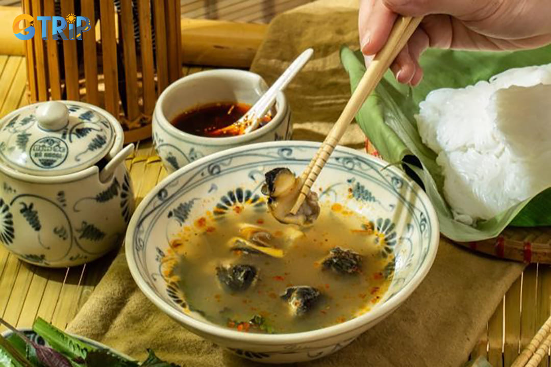 Bun oc nguoi offers a refreshing alternative to its hot soup counterpart