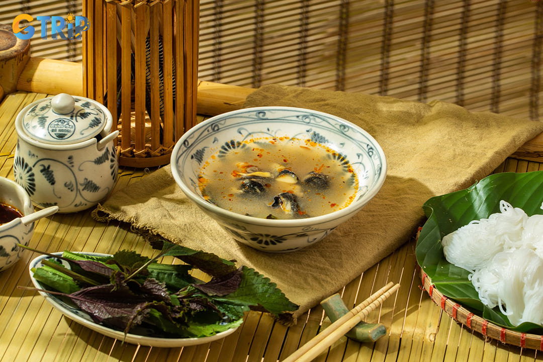 Bun oc nguoi, or cold snail noodle soup, represents a distinctive Hanoian delicacy that locals especially crave during hot summer days
