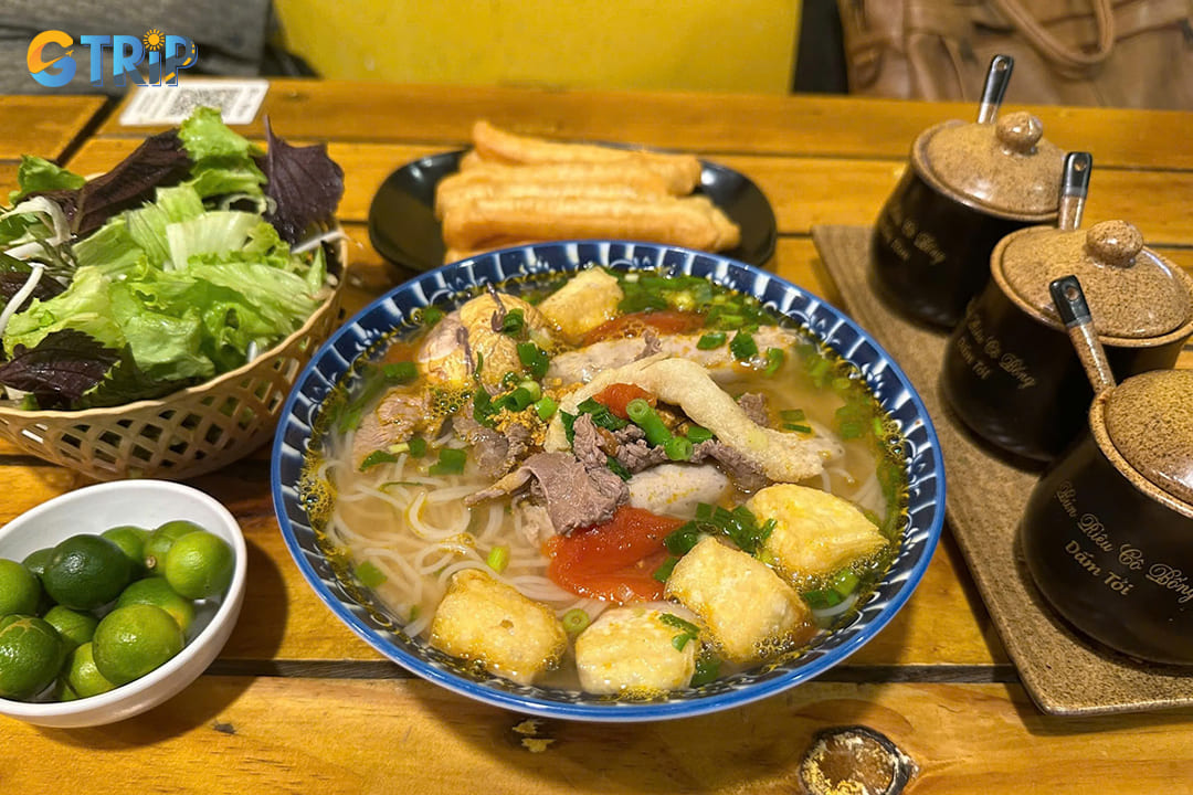 Bun Rieu Co Bong stands out as a culinary oasis that brings traditional flavors to Hanoi's newest district