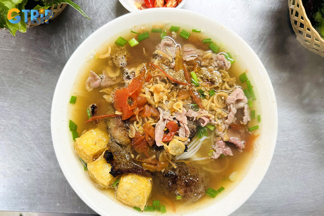 Bun Rieu Quang Nhat has earned a reputation among locals and visitors alike for their exceptional take on bun rieu