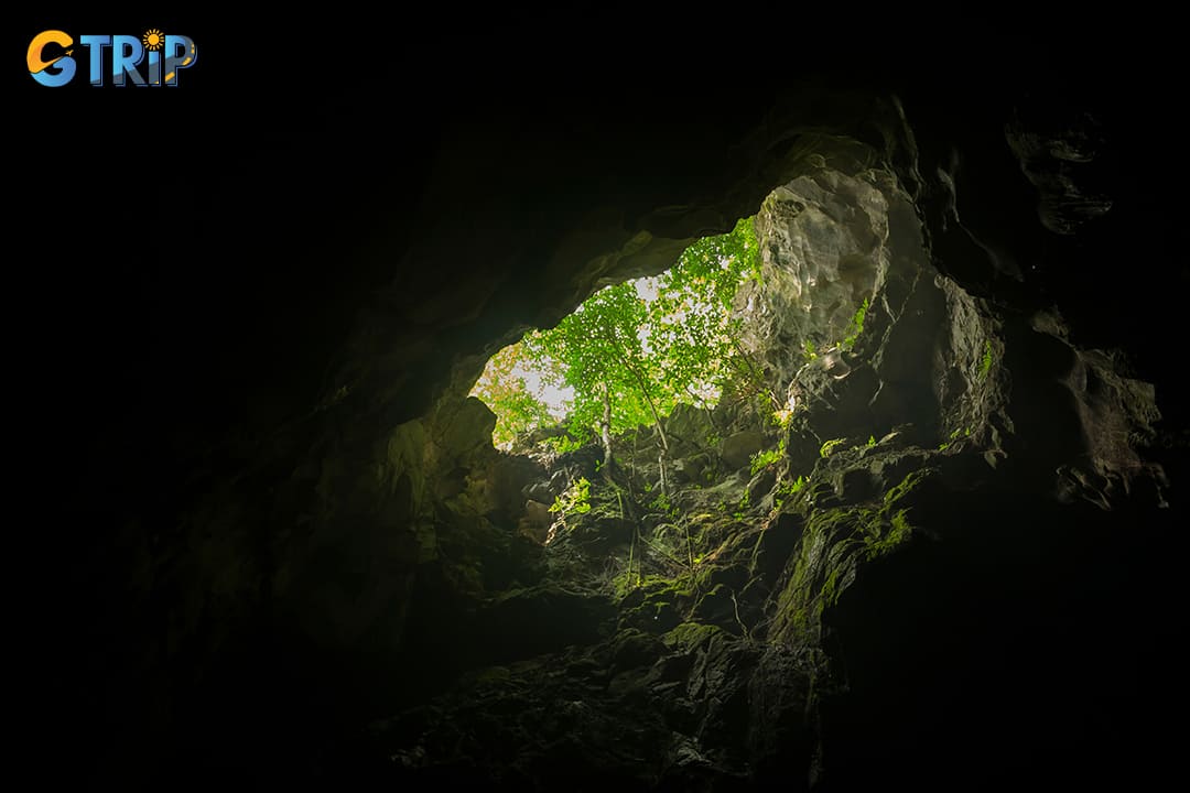 Cac Co Cave is a cave with a somber history tied to the resistance against past invaders