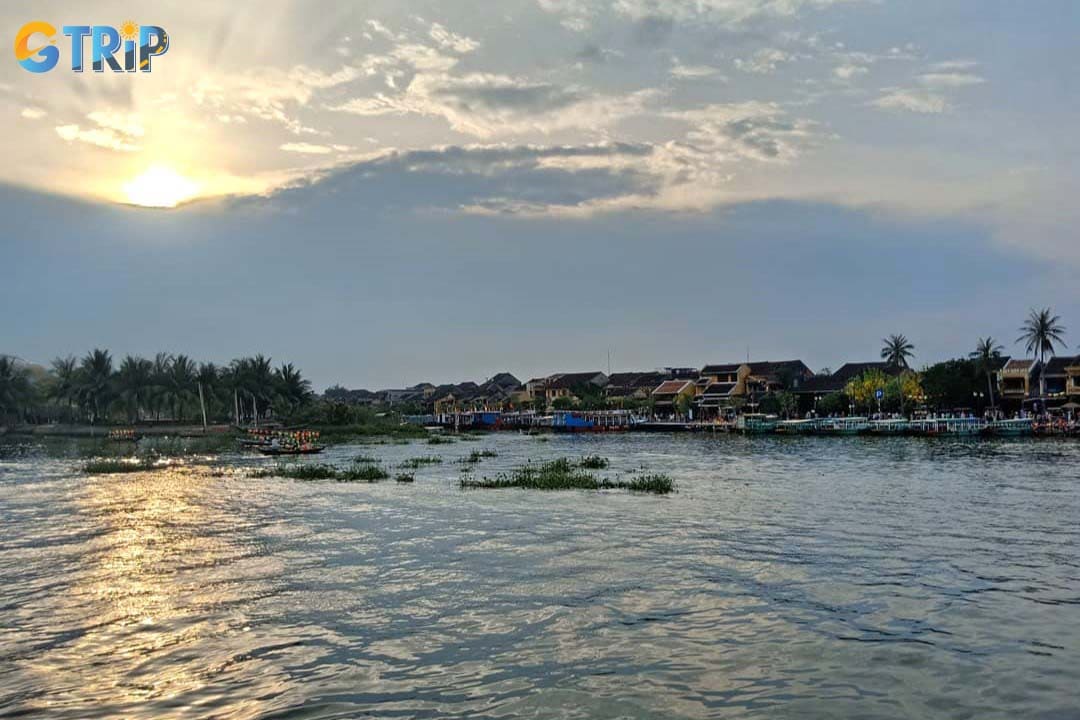 Cam Nam Island is a small islet situated just south of Hoi An Ancient Town