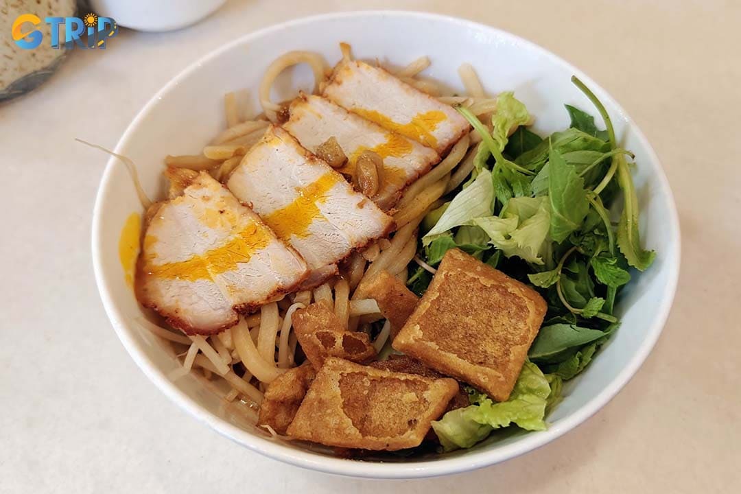 Cao Lau Ba Le focuses on tradition, serving a recipe that has been perfected over many years