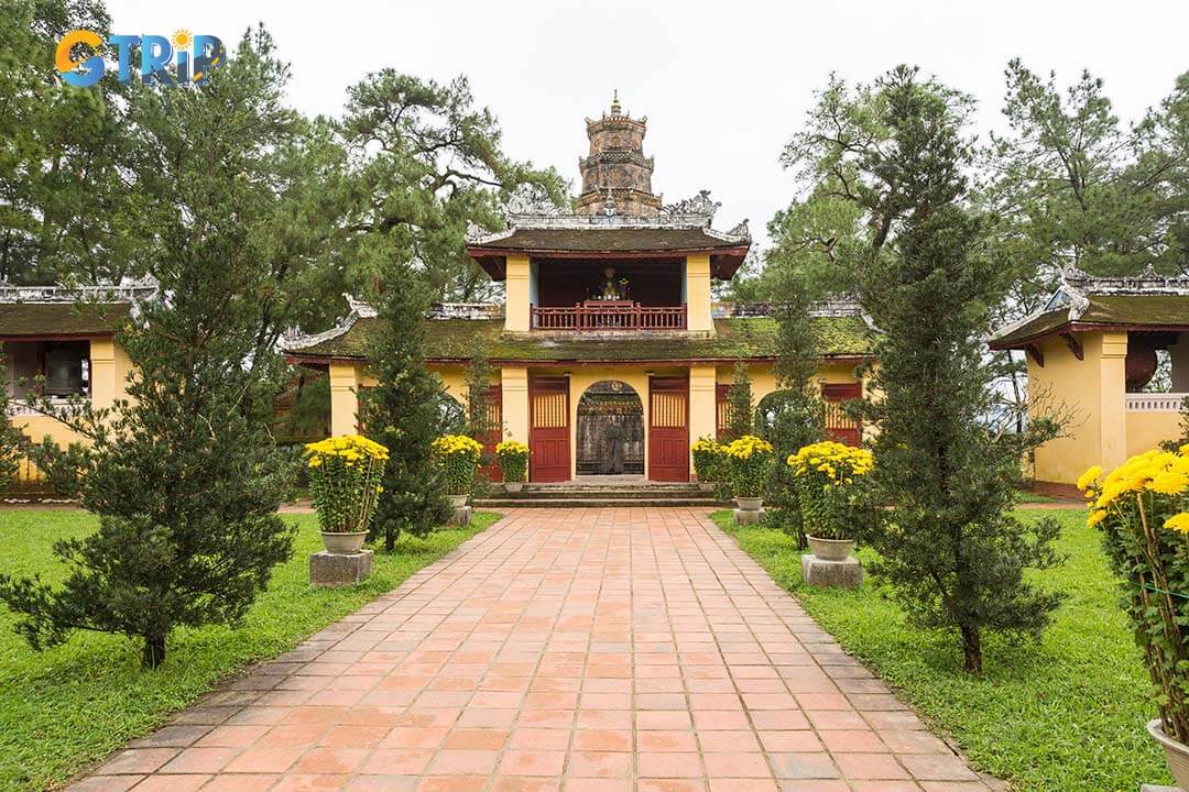Capture breathtaking shots of Thien Mu Pagoda with the Perfume River backdrop, scenic courtyards, and towering pine-lined pathways, especially at sunrise or sunset