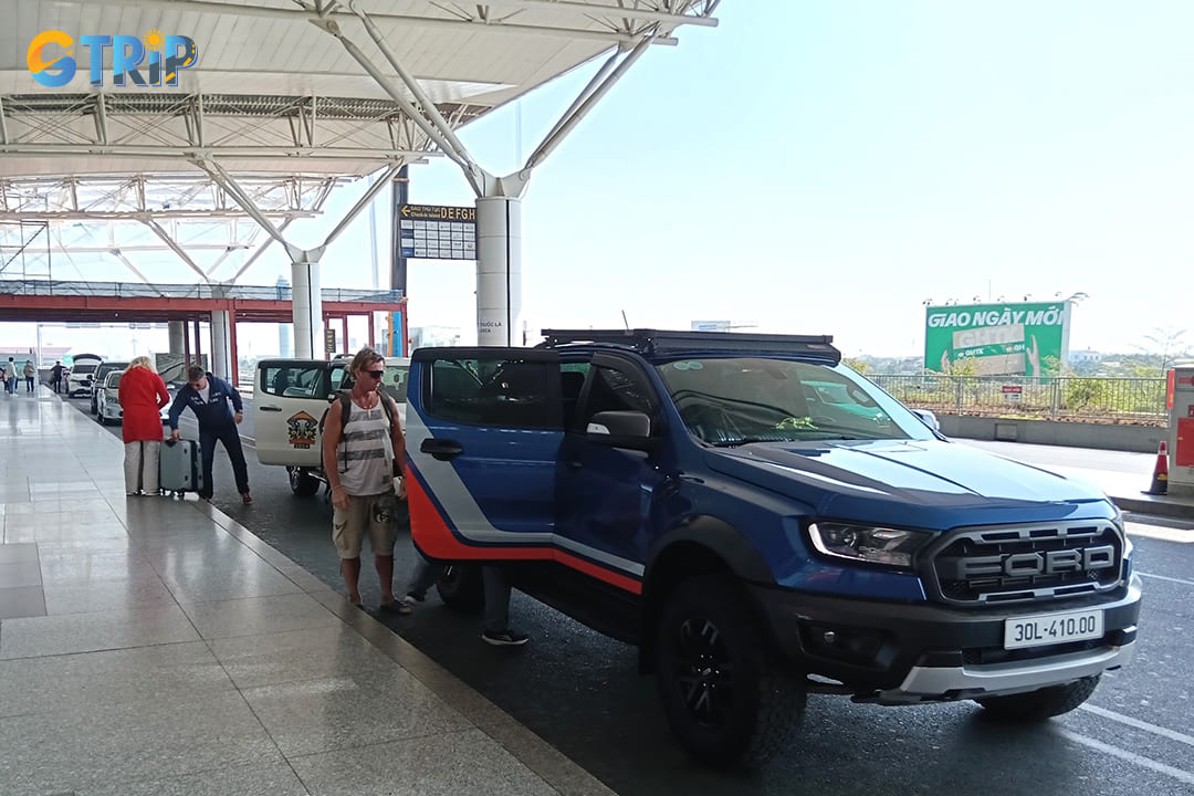 Car for rent Hanoi specializes in providing premium vehicles with professional English-speaking drivers