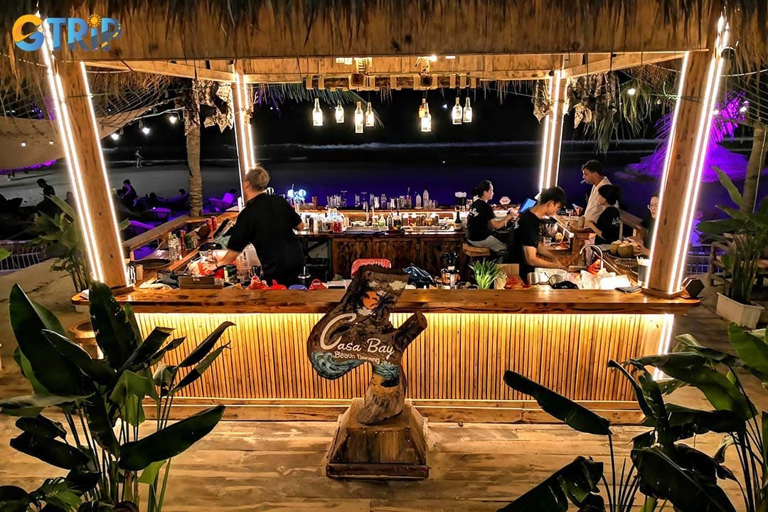Casa Bay Beach Club is a relaxed and budget-friendly beach club offering a laid-back local vibe on My Khe Beach