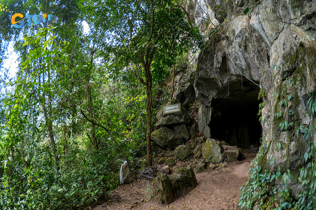 Nguoi Xua Cave in Cuc Phuong National Park