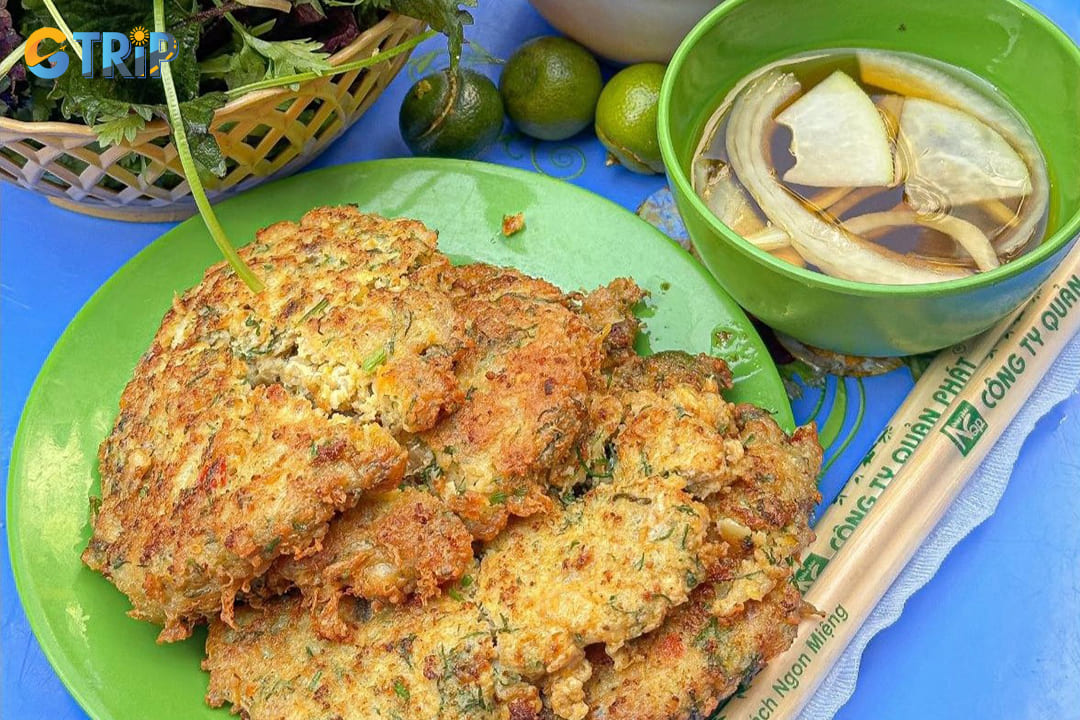 Cha ruoi is one of Hanoi's most distinctive seasonal delicacies, available only from late autumn to early winter (September to November)