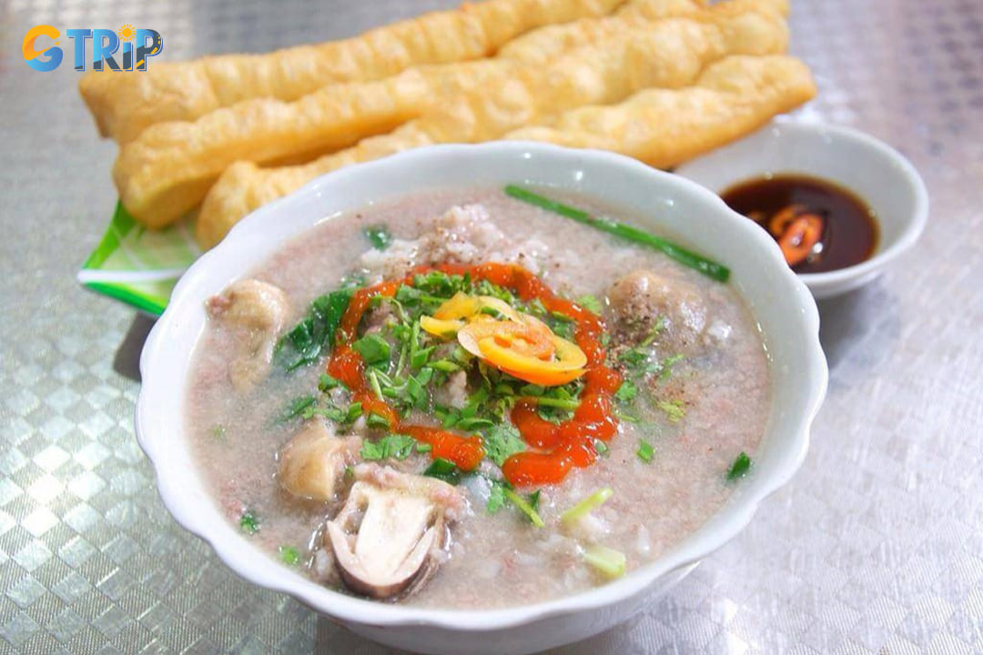 Chao ha (Acorn Barnacle Porridge) is a seafood dish prized for its rich umami flavor and health benefits