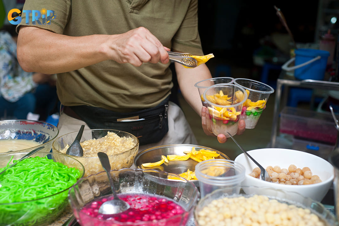 Che is Vietnam's beloved answer to dessert, a diverse family of sweet soups and puddings that showcase the incredible variety of textures and flavors in Vietnamese cuisine
