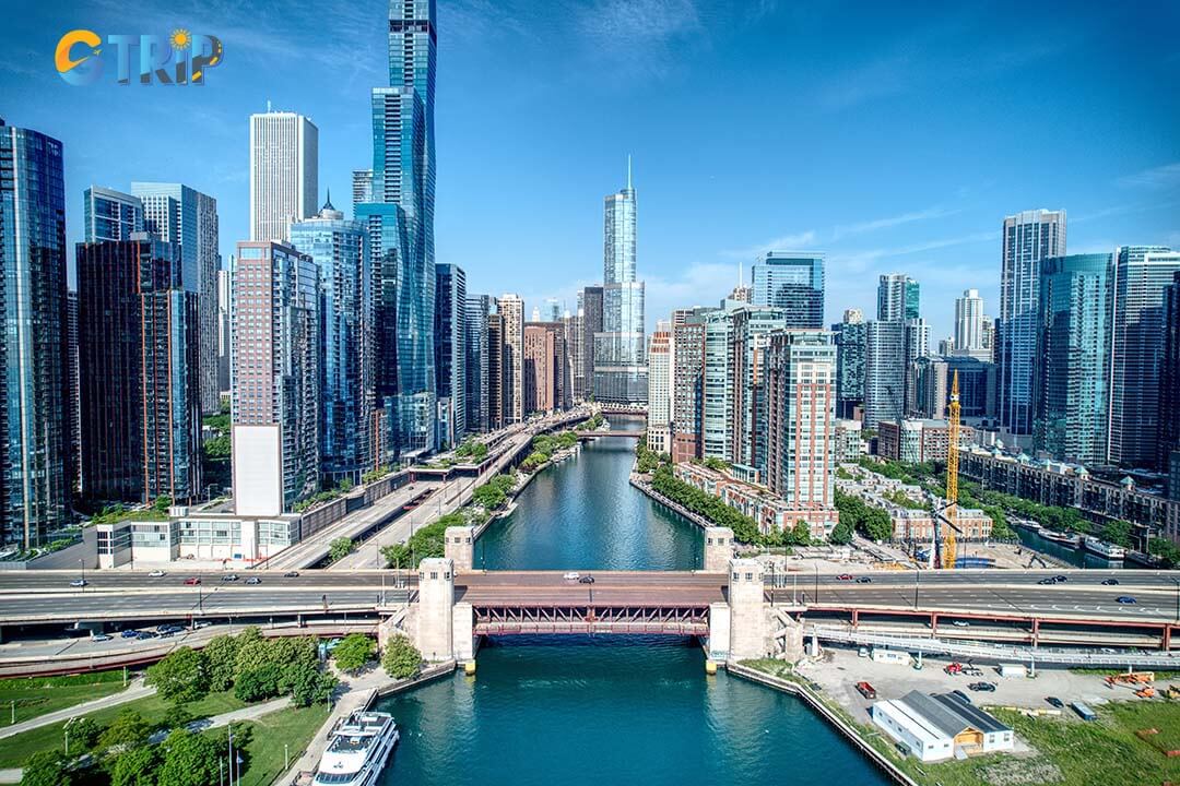 Chicago is a major Midwest business hub, offering strong industries, global connectivity, and top conference venues