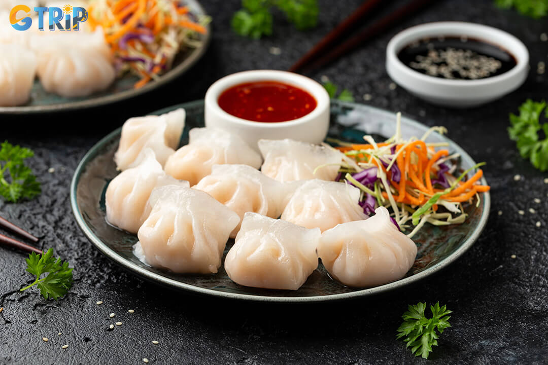 Chinatown’s food scene is a flavorful journey through timeless dishes, from dim sum and chicken rice to smoky hotpot and herbal duck noodles