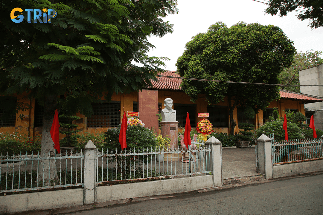 Cho Quan Hospital in former District 5 hides a dark past as a former colonial prison, standing today as a solemn reminder of Vietnam’s struggle for independence