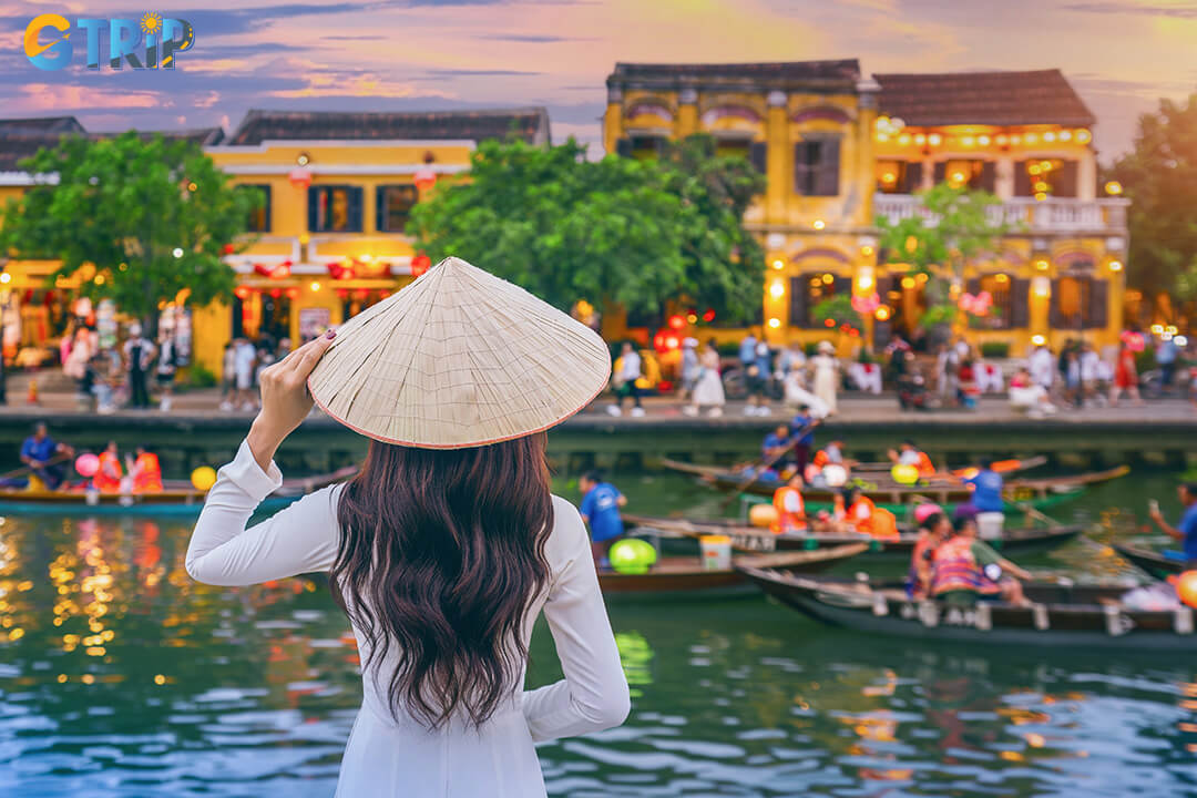 Choose from bicycles, motorbikes, taxis, or private cars to reach Chuc Thanh Pagoda based on your travel style and comfort