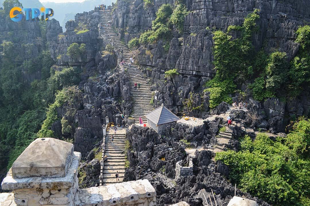 Climbing the 500 stone steps at the Mua Cave will be a great experience that will help you improve your health