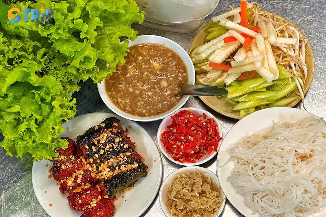 Co Giang Street offers consistently great Southern Vietnamese comfort dishes like bun Thai, bo la lot, and com tam at fair prices