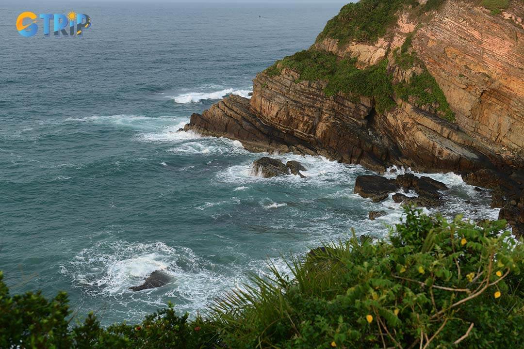 Co To Island’s rich history and maritime legends, including ancient watchtowers and temples, offer a unique glimpse into Vietnam’s cultural and historical heritage