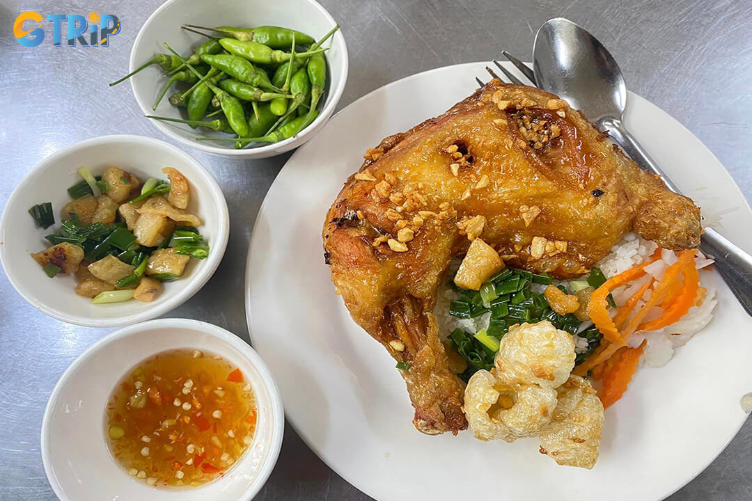 Com Tam Ba Sang in former District 8 is a family-run favorite serving smoky, flavorful grilled pork and authentic, affordable com tam in a bustling, homestyle setting