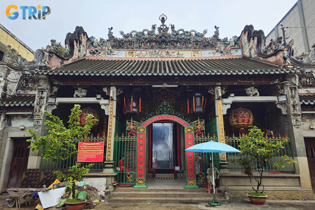 Combine your visit to Cho Quan Church with nearby highlights likevThien Hau Pagoda for a full day of culture and discovery in historic District 5