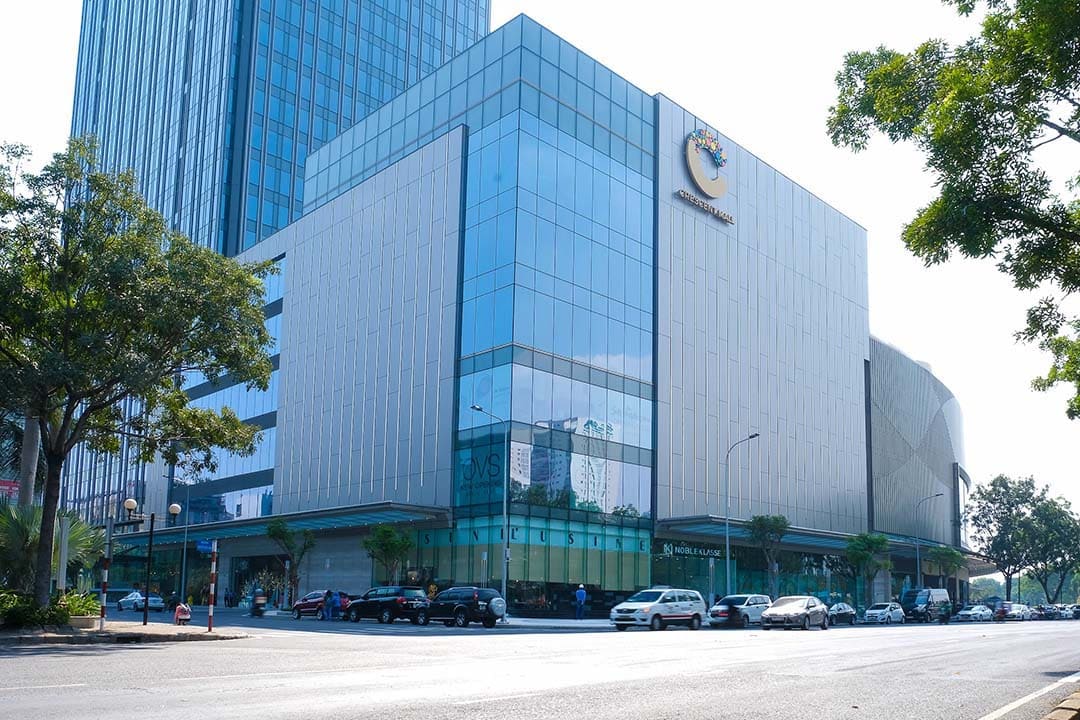 Cresent Mall is an ideal shopping center that offers relaxing and sophisticated shopping environment