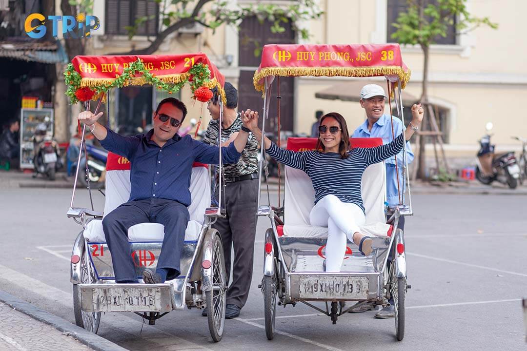 Cyclo to Bui Vien Walking Street offers an immersive experience of Ho Chi Minh City’s vibrant street life, with local markets, food stalls, and shops along the way