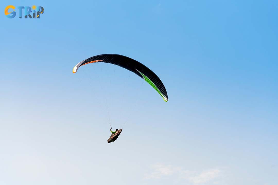 D Blue Da Nang Paragliding Service is a fantastic choice for those who might be a bit nervous
