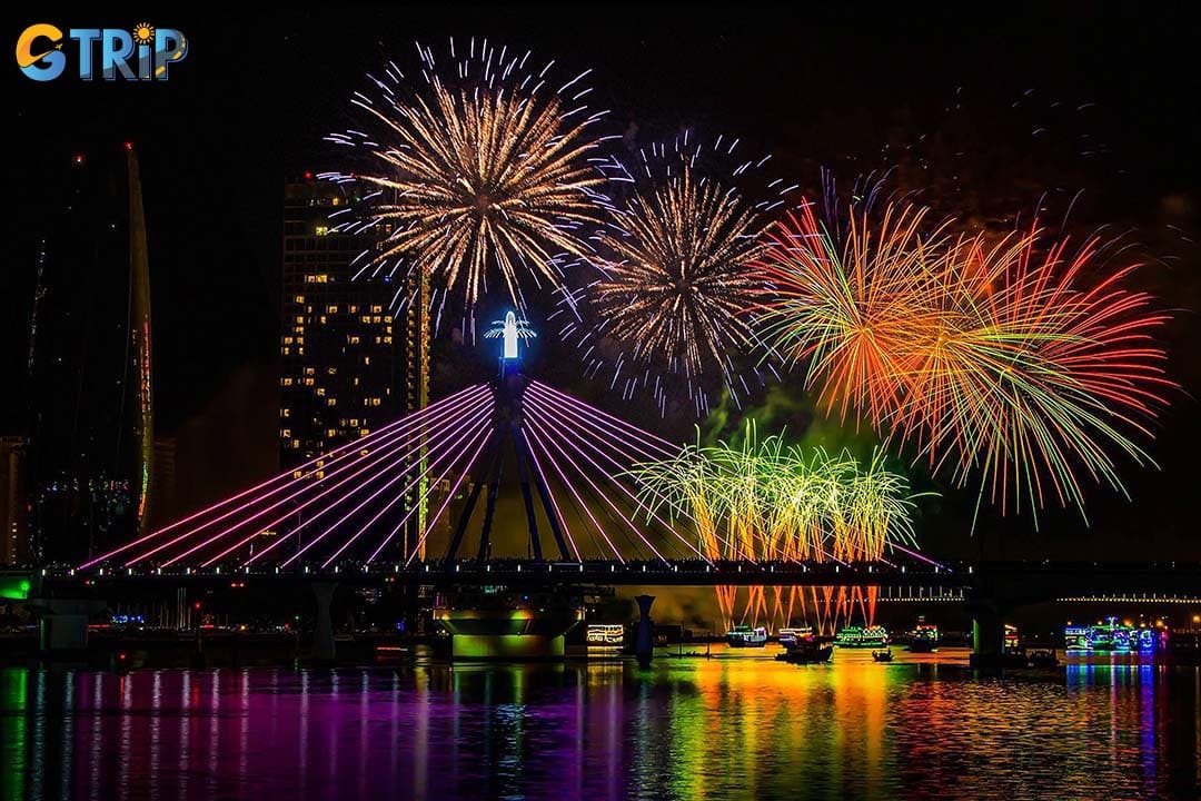 Da Nang International Fireworks Festival (DIFF) offers a stunning firework show that attracts thousands of visitors