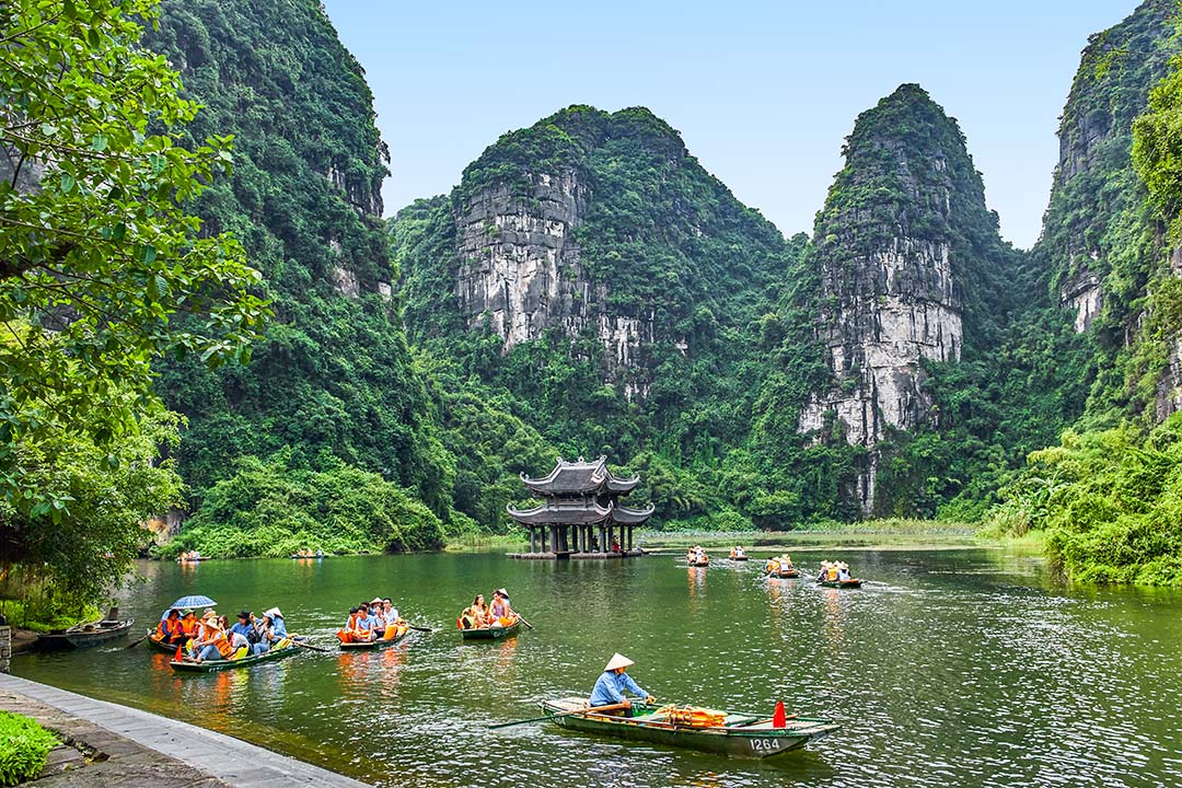 Full Travel Guide From Da Nang To Ninh Binh: Distance, Time, Transport, Tips