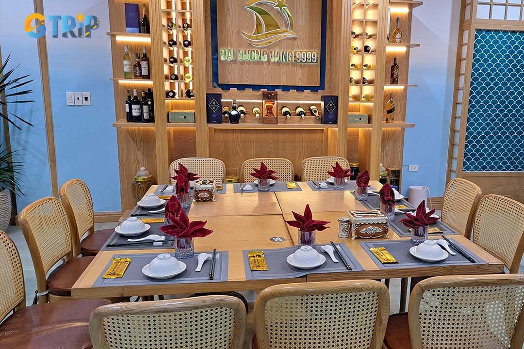 Dai Duong Vang 9999 Seafood Restaurant in Bai Chay offers fresh, diverse seafood in a spacious setting with live aquariums and exceptional service