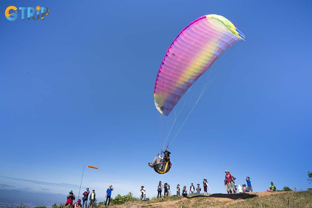 Danang Paragliding Club is famous for its experience and professionalism