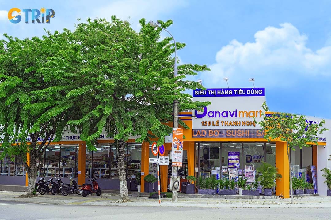 Danavi Mart is a practical local supermarket chain where you can shop alongside residents and find a wide range of Vietnamese groceries, regional specialties